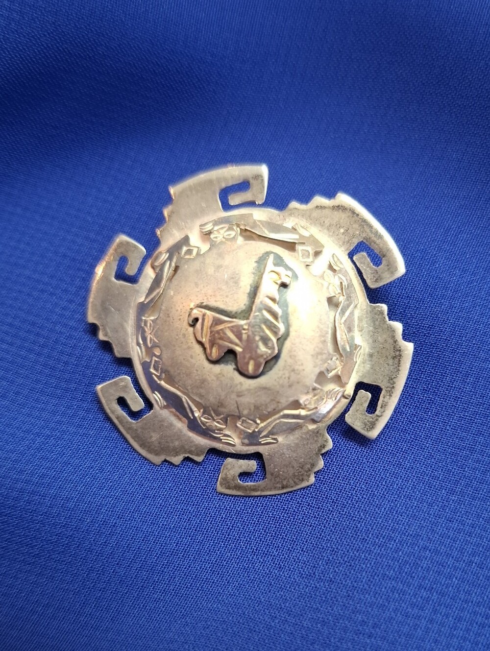 Peruvian 925 sterling silver 18kt gold Llama Alpaca Pin